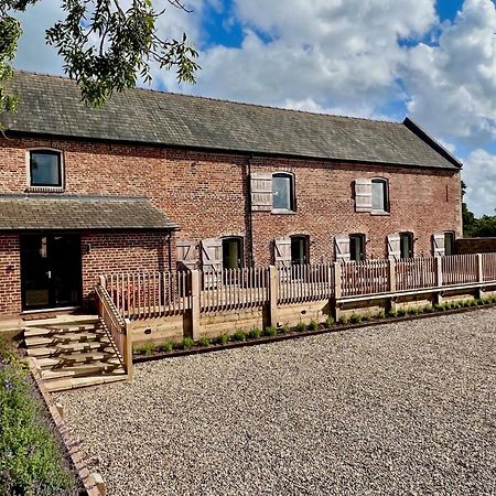 The Barn At Plas Ashpool Sleeps 8 Llandyrnog Eksteriør billede