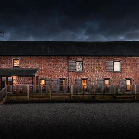 The Barn At Plas Ashpool Sleeps 8 Llandyrnog Eksteriør billede