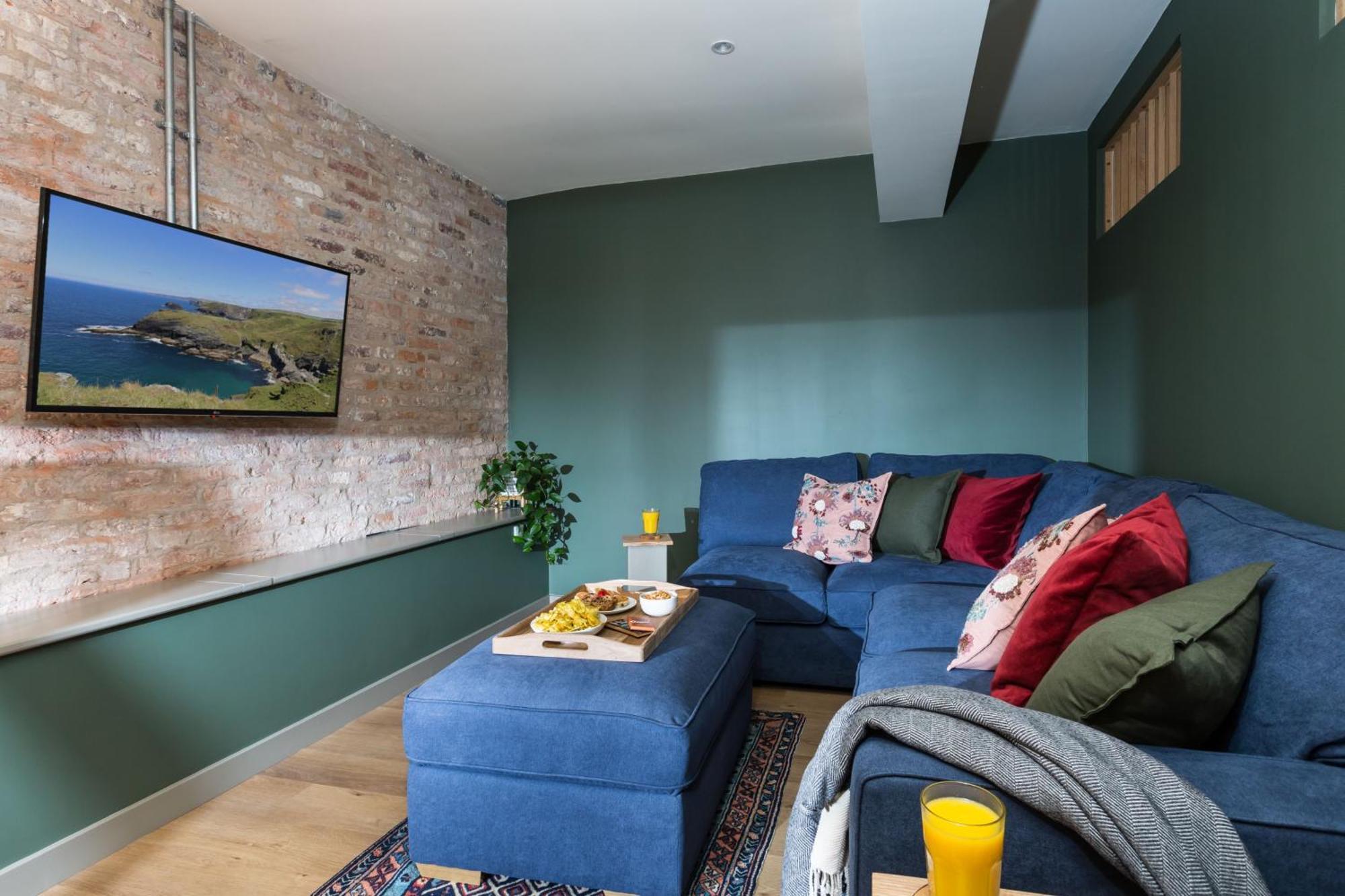 The Barn At Plas Ashpool Sleeps 8 Llandyrnog Eksteriør billede